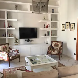 https://apt-centro-storico-piazza-carmine-la-casa-di-angela.catania-hotels.net